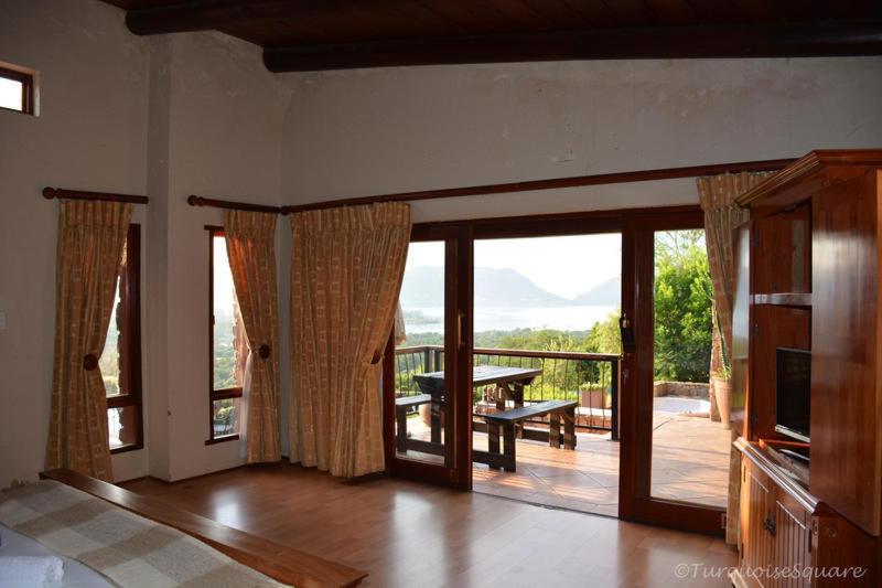 Lodge La Montagne Guest *
